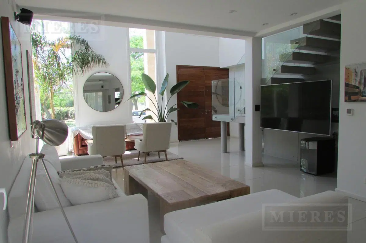 Casa en venta en el Barrio Los Lagos, Nordelta 4