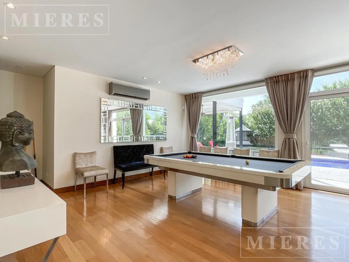 Casa en venta estilo racionalista en Mayling Club de Campo 5