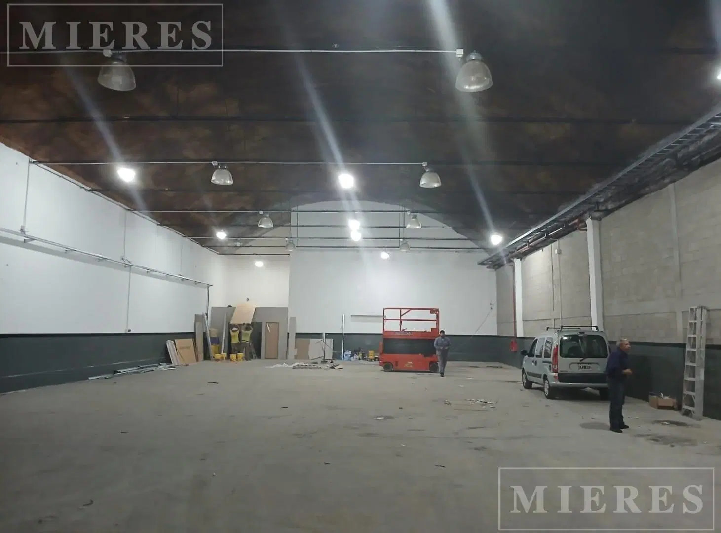 Depósito en Alquiler de 750 m2 en Denedetti y Panamericana Olivos 2