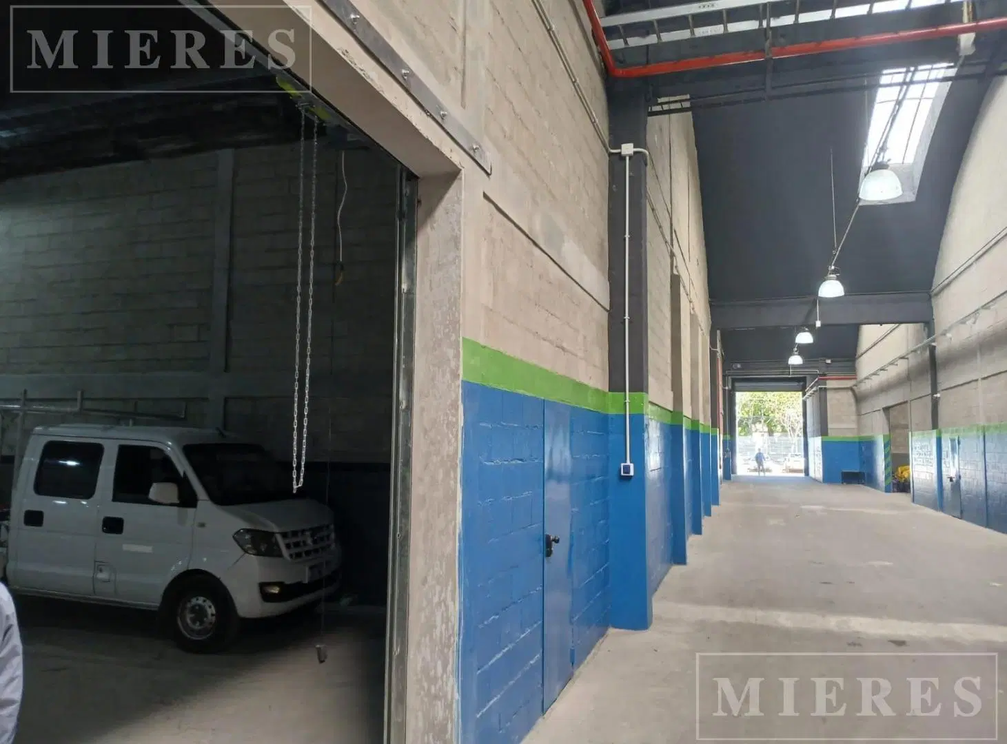 Depósito en Alquiler de 750 m2 en Denedetti y Panamericana Olivos 3