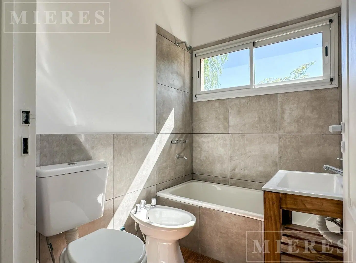 Casa en alquiler anual  en San Sebastian Área 1 5