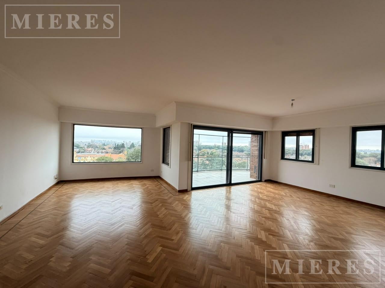 Foto de Exclusivo semipiso de categoría en excelente ubicación de San Isidro en, imagen 3