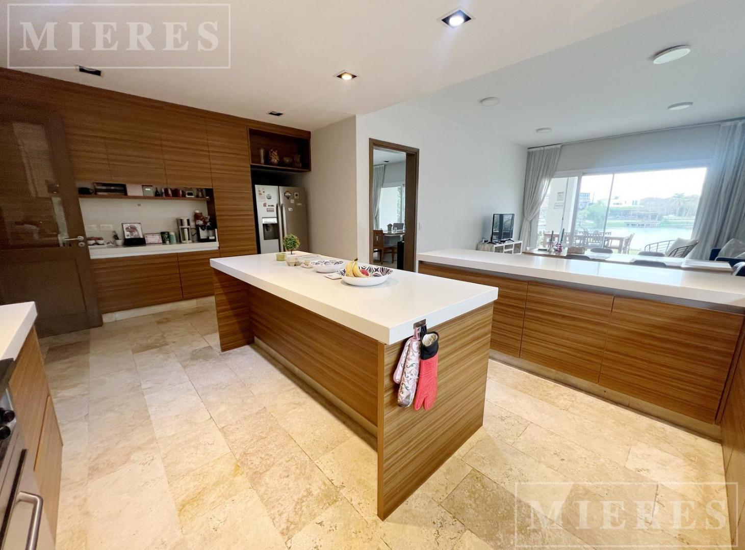 Foto de Casa en alquiler en el barrio Los Castores sobre lote al agua, Nordelta, imagen 5