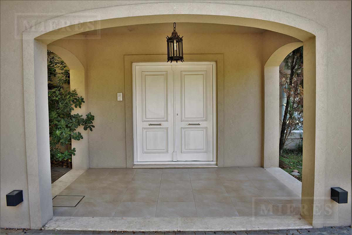 Foto de Excelente casa en venta con renta integramente refaccionada en Tortugas, imagen 5