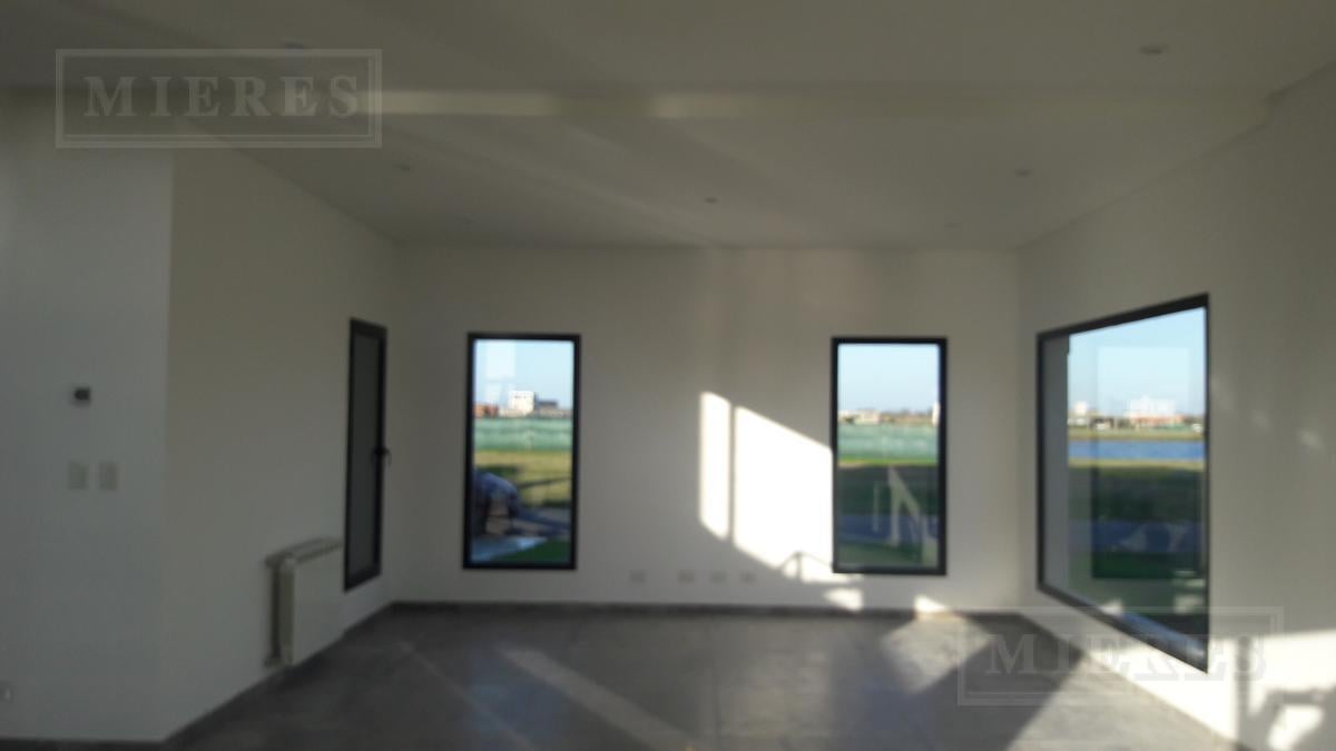 Foto de Casa en venta con renta sobre lote interno Barrio Puerto El Canton, imagen 2