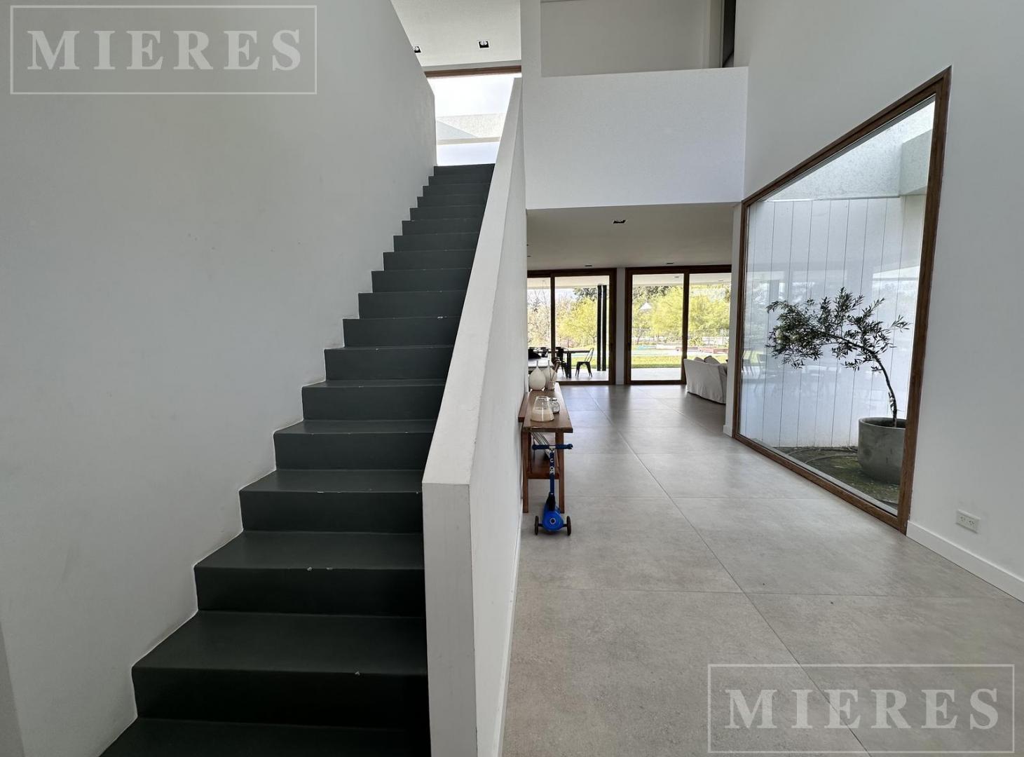 Foto de Casa a la laguna en Alquiler de Verano en El Encuentro, Bancalari., imagen 2