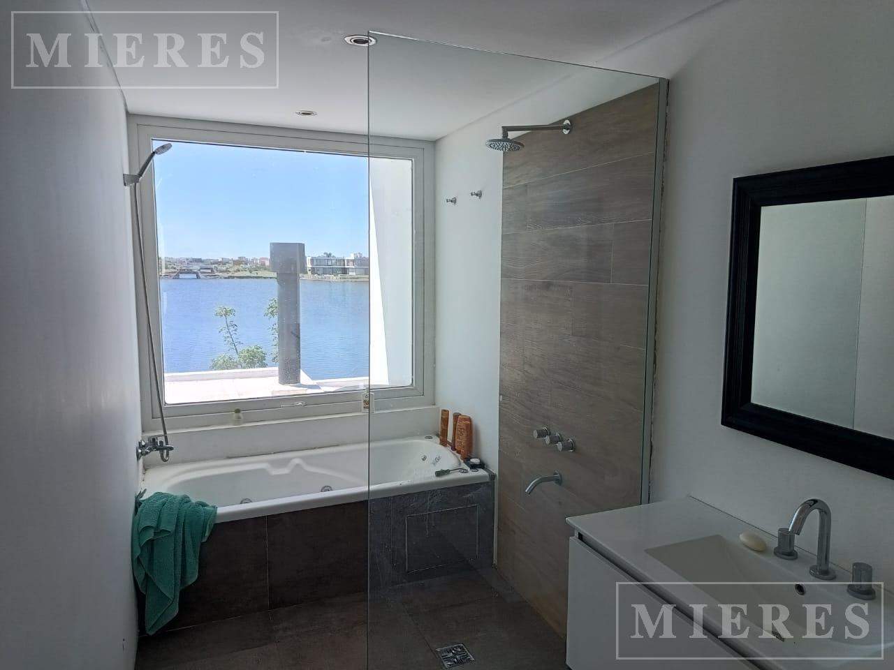 Foto de Casa sobre lote a la laguna en venta APTO CREDITO en Area 9 San, imagen 2