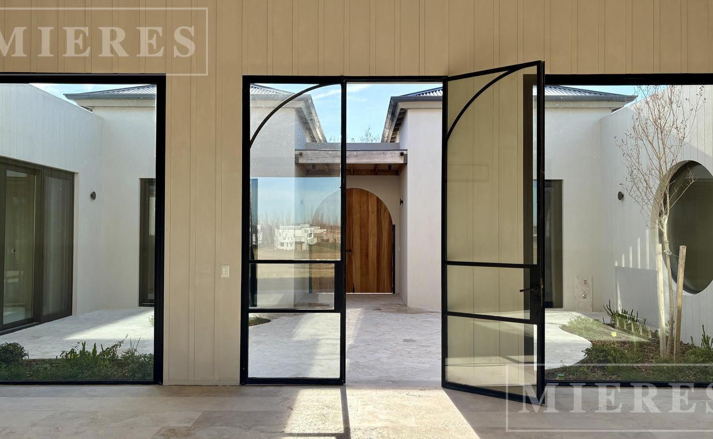 Foto de Casa al polo en venta en El Milord, Pilara, imagen 2