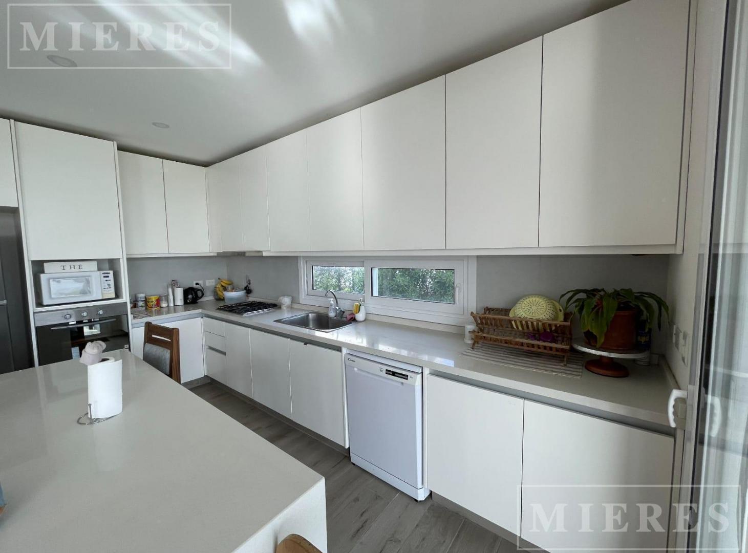 Foto de Casa en Venta a Laguna Area 7 Barrio San Sebastian, imagen 2
