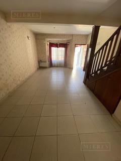 Foto de Casa Dúplex en Venta en Belén de Escobar, imagen 1