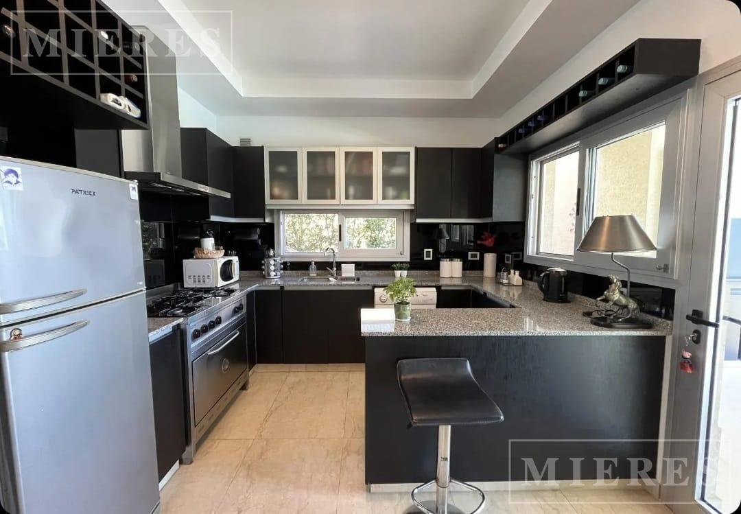 Foto de Casa en Venta a Laguna Barrio Norte El Cantón, imagen 2