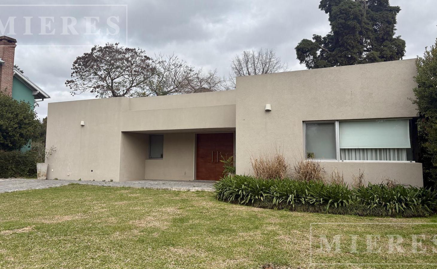 Foto de Casa en alquiler anual en Los Laureles, imagen 2