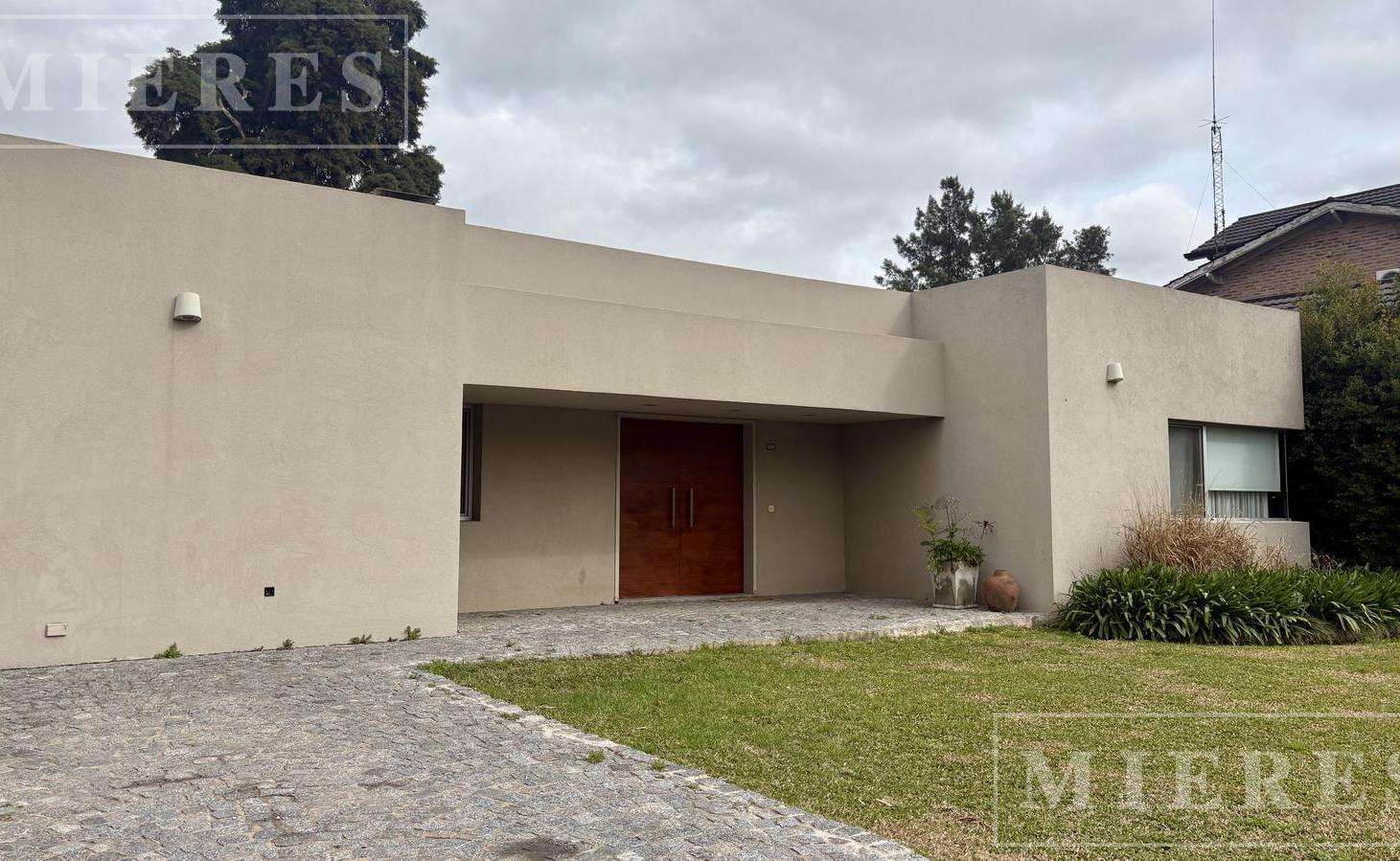 Foto de Casa en alquiler anual en Los Laureles, imagen 3