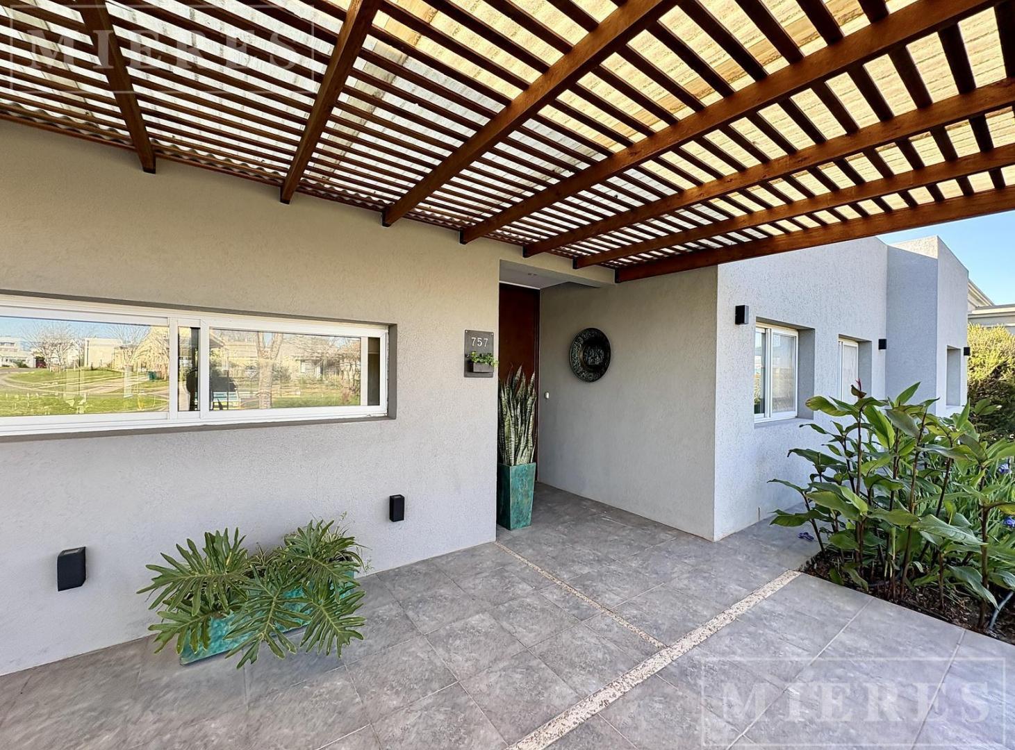 Foto de Casa en venta sobre lote interno area 4 Barrio San Matias, imagen 3