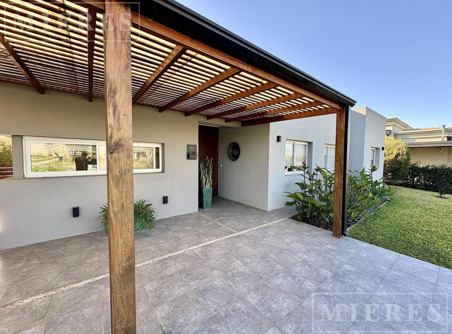 Foto de Casa en venta sobre lote interno area 4 Barrio San Matias, imagen 4