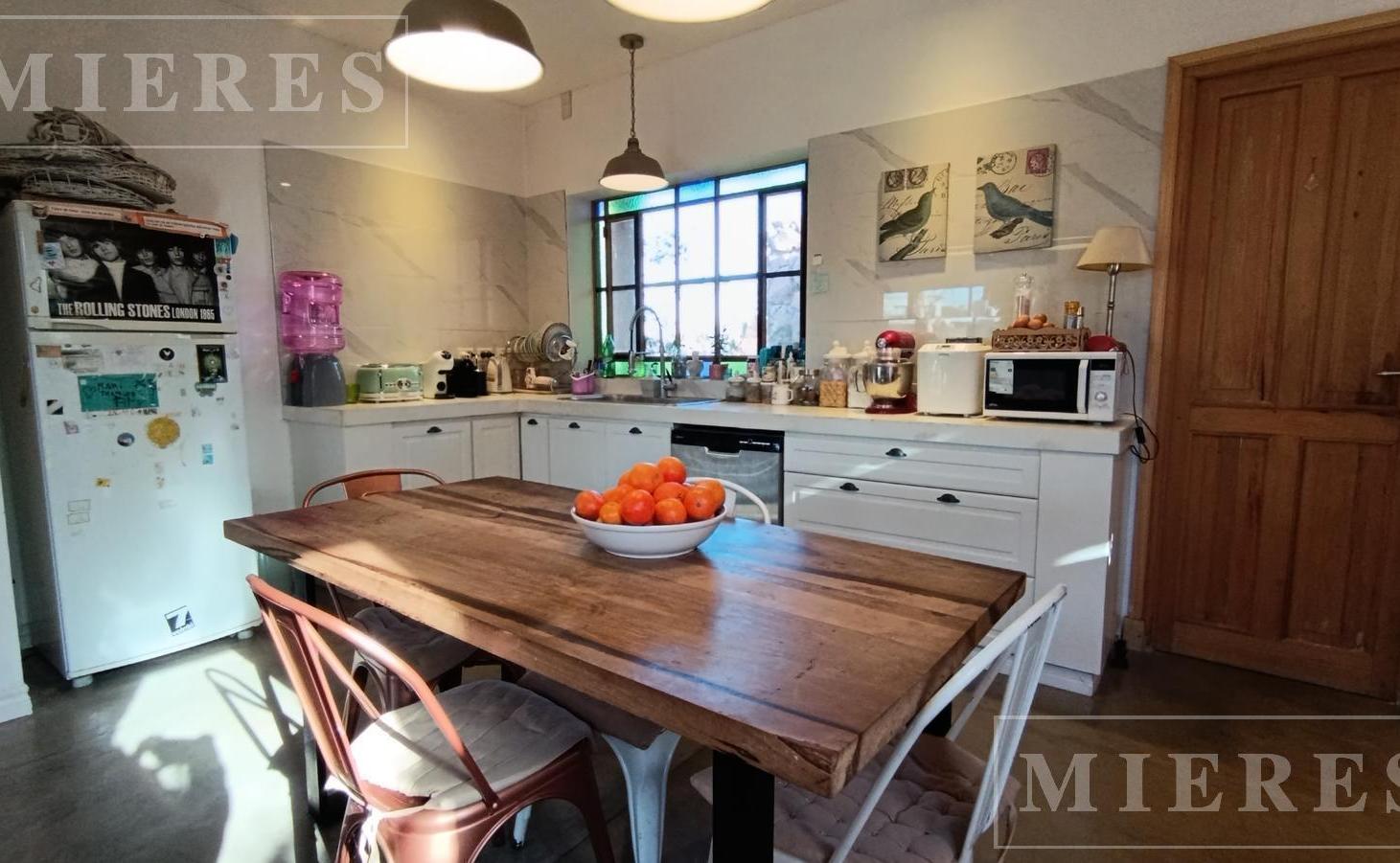 Foto de Casa en venta sobre lote a la laguna en El Cantón Barrio Islas, imagen 2