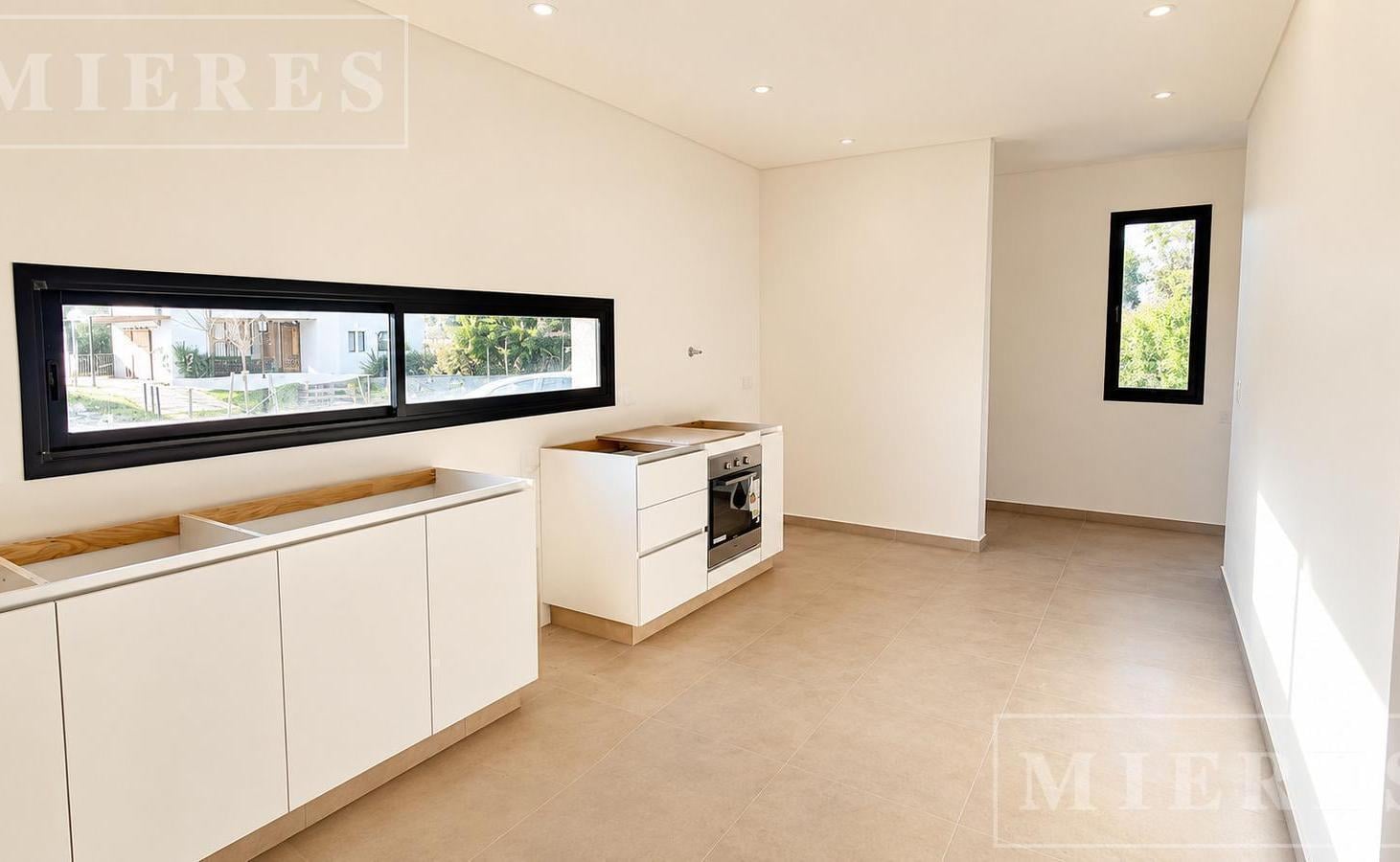 Foto de Casa en venta en Santa Lucia, Pilar del Este, imagen 1