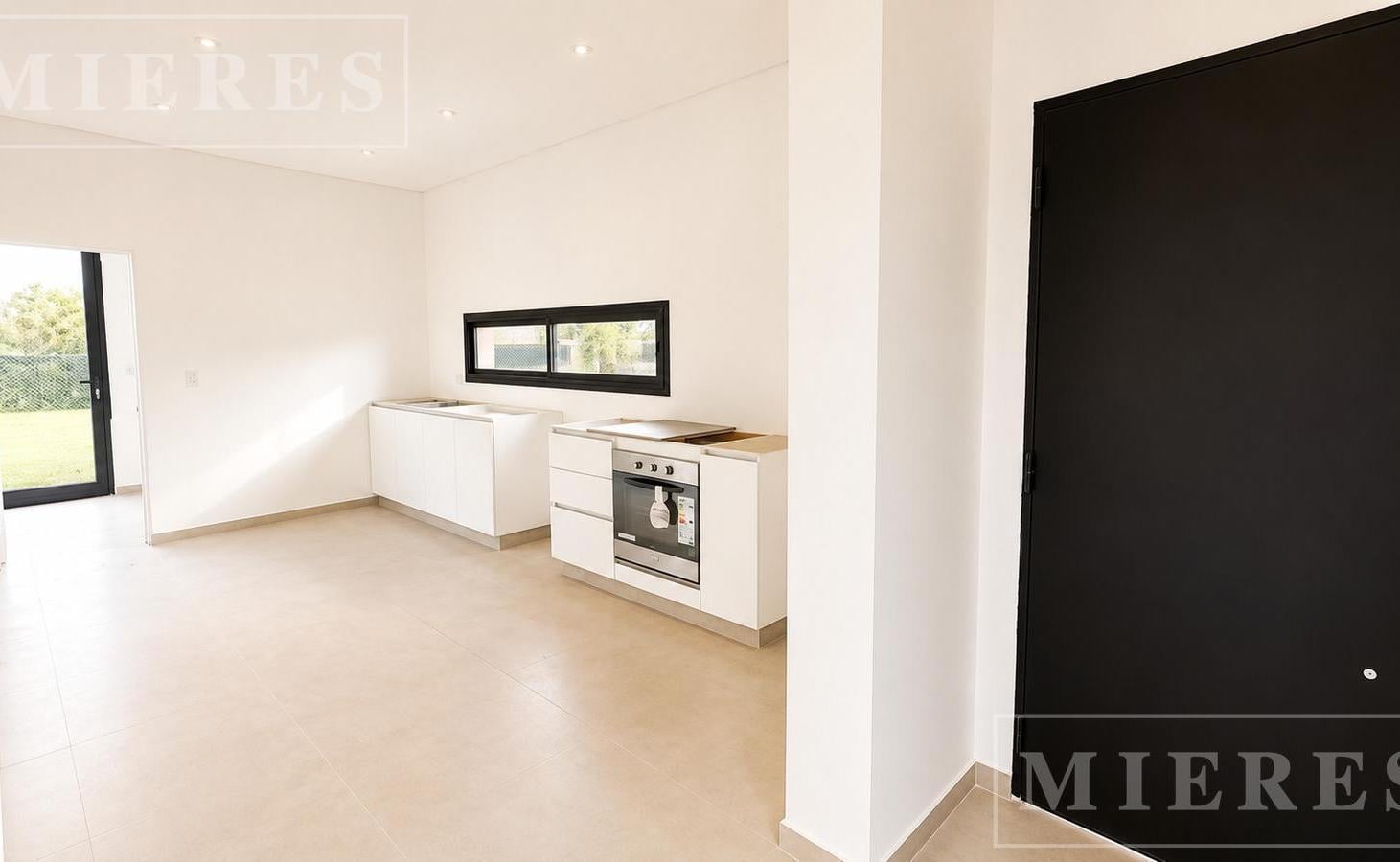 Foto de Casa en venta en Santa Lucia, Pilar del Este, imagen 2