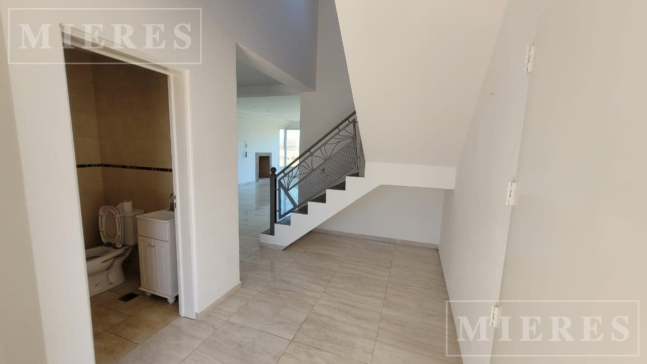 Foto de Casa en alquiler anual en Área 9 Barrio San Sebastián, Loma Verde, imagen 2