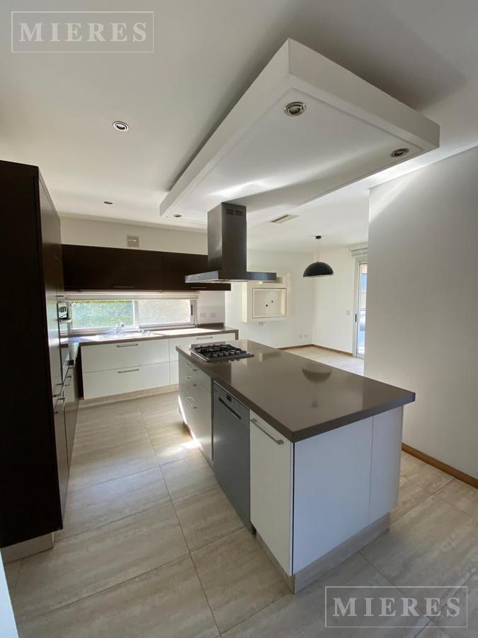 Foto de Casa en venta con renta en el Barrio El Golf, imagen 5