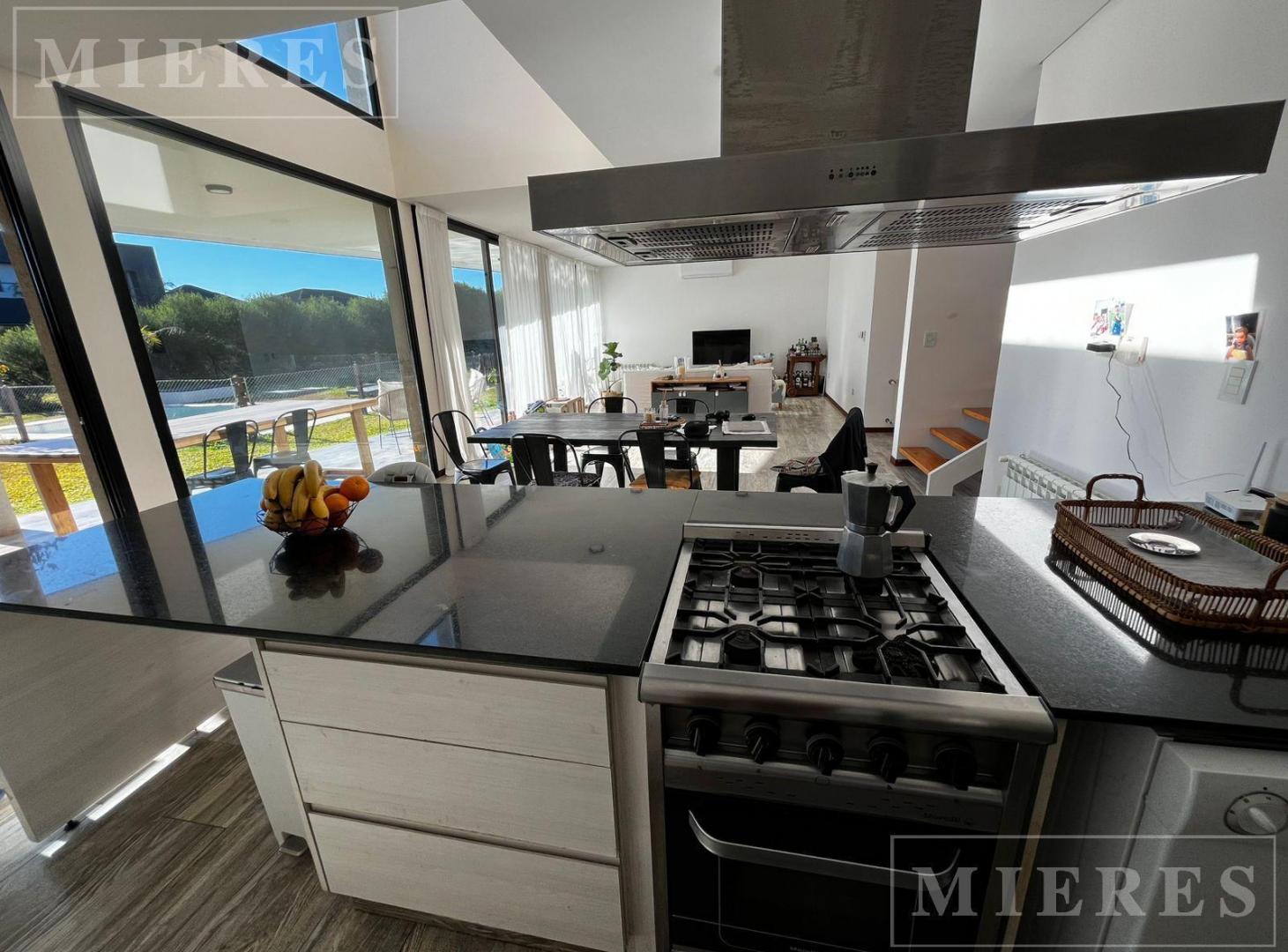 Foto de Casa en venta con renta sobre lote interno en Barrio Ceibos Puertos, imagen 4