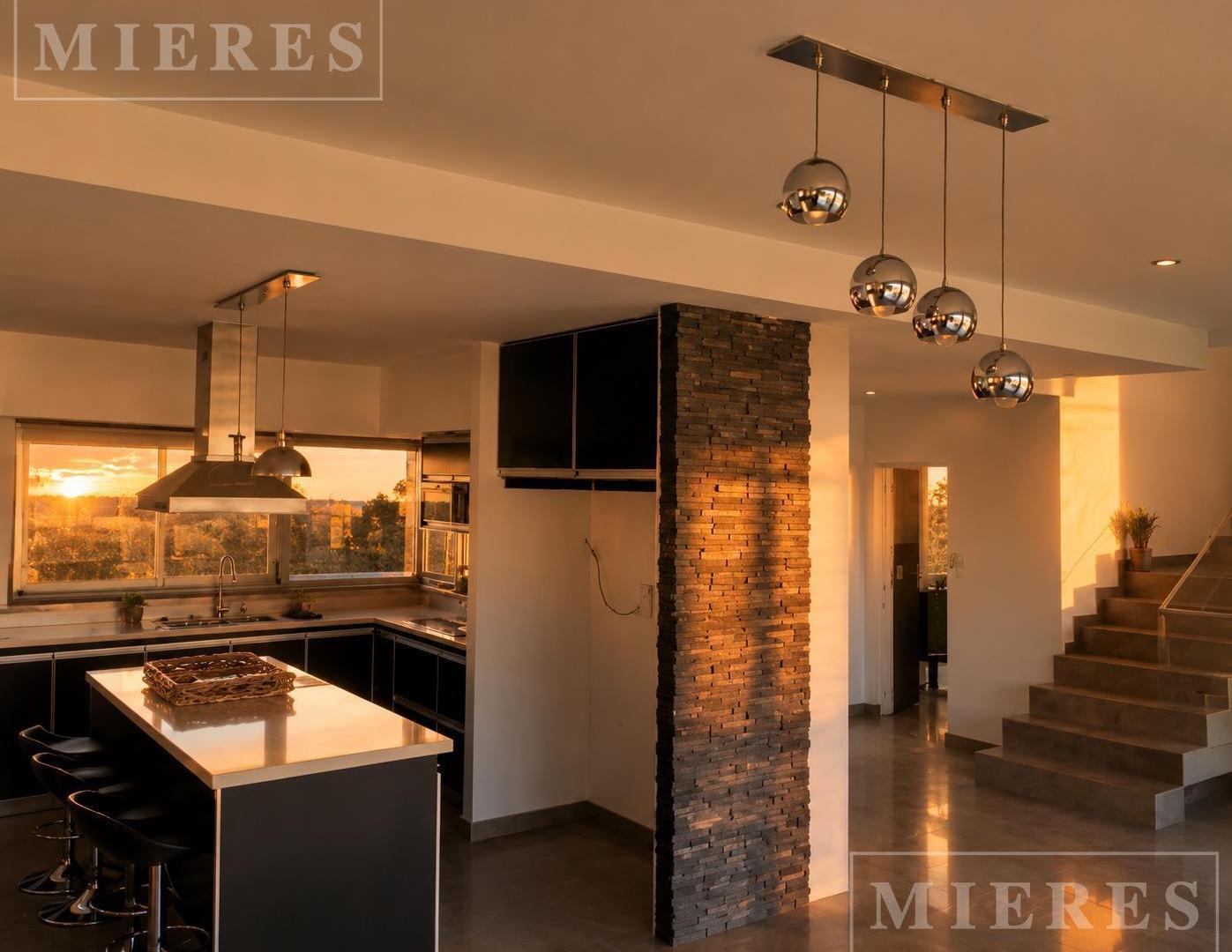Foto de Casa en alquiler anual en area 1 barrio San Sebastian, imagen 2