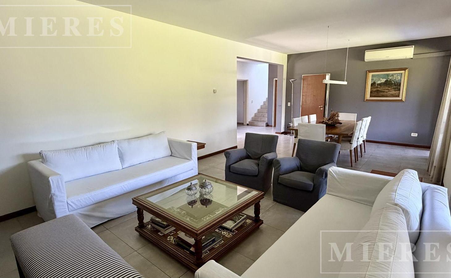 Foto de Casa en venta en el Barrio Barbarita, Bancalari., imagen 3