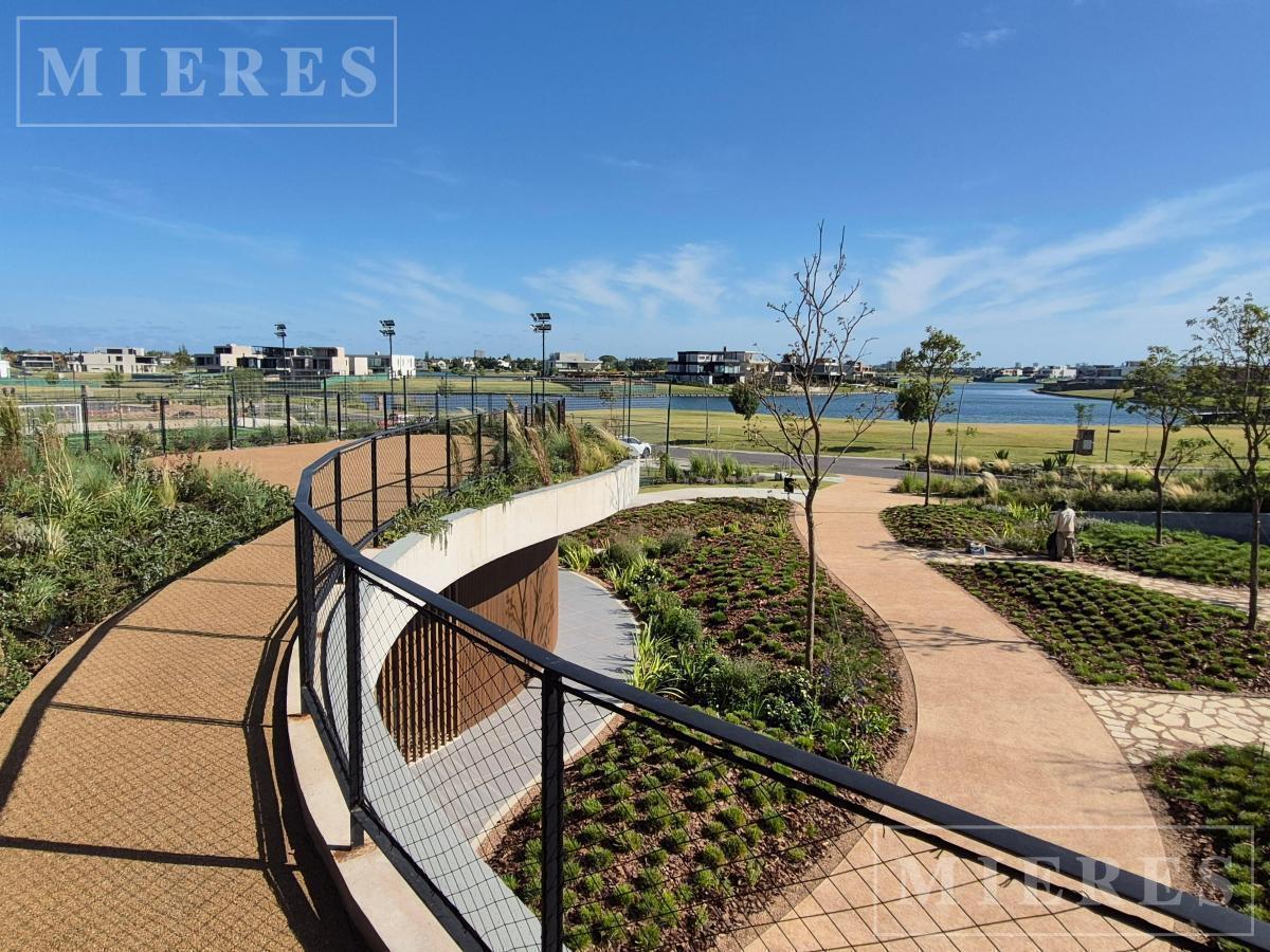 Foto de Lote al agua en venta en el barrio Los Puentes, Nordelta, imagen 2