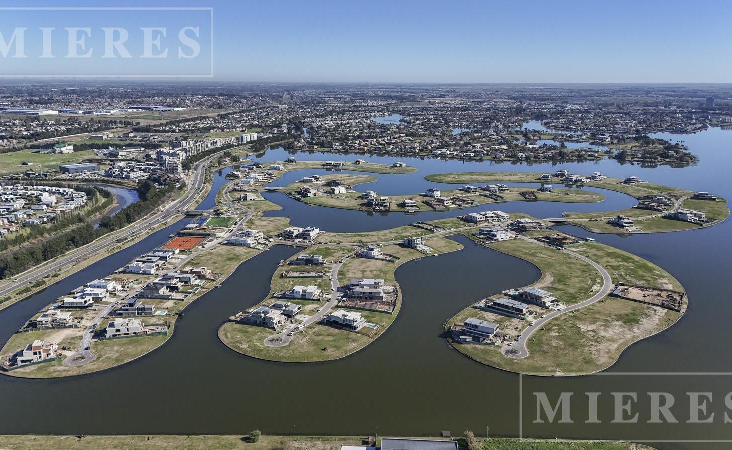 Foto de Lote al agua en venta en el barrio Los Puentes, Nordelta, imagen 4