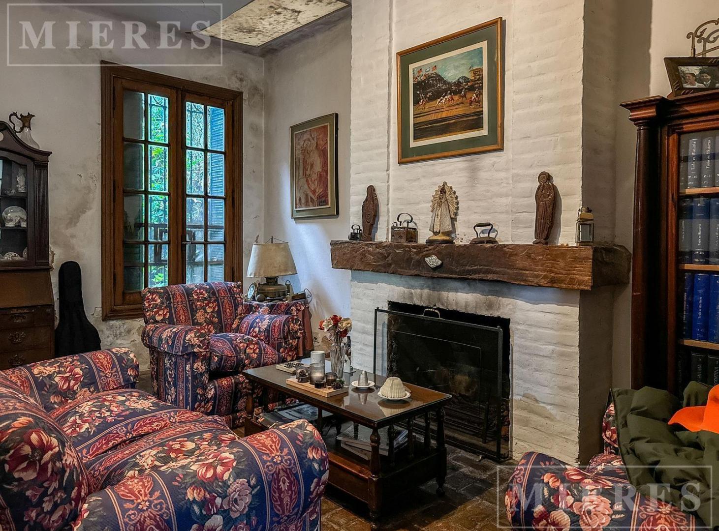 Foto de Excelente lote de 404 m², tiene construida una casa de época, con mucho, imagen 4