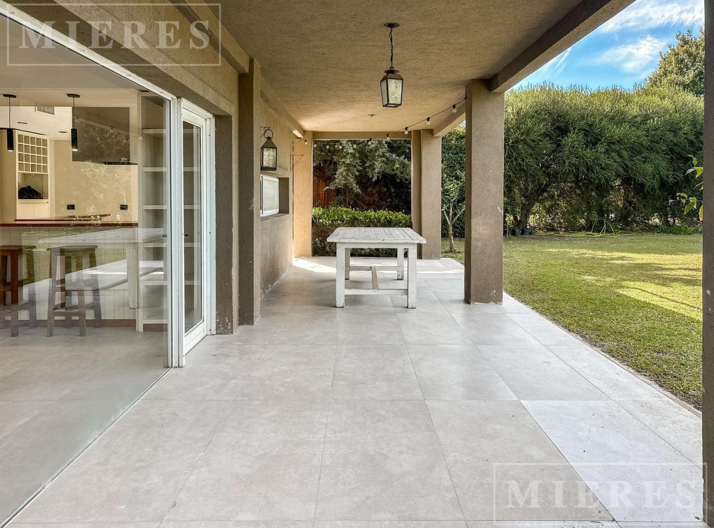 Foto de Casa en Alquiler en Barrio Los Ombúes, imagen 1