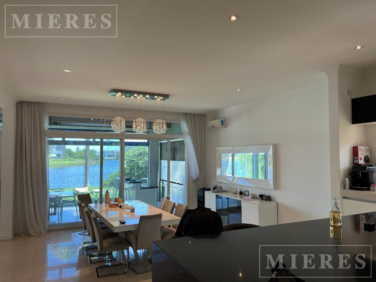 Foto de Casa en venta a la laguna en Los Alisos, Nordelta., imagen 4