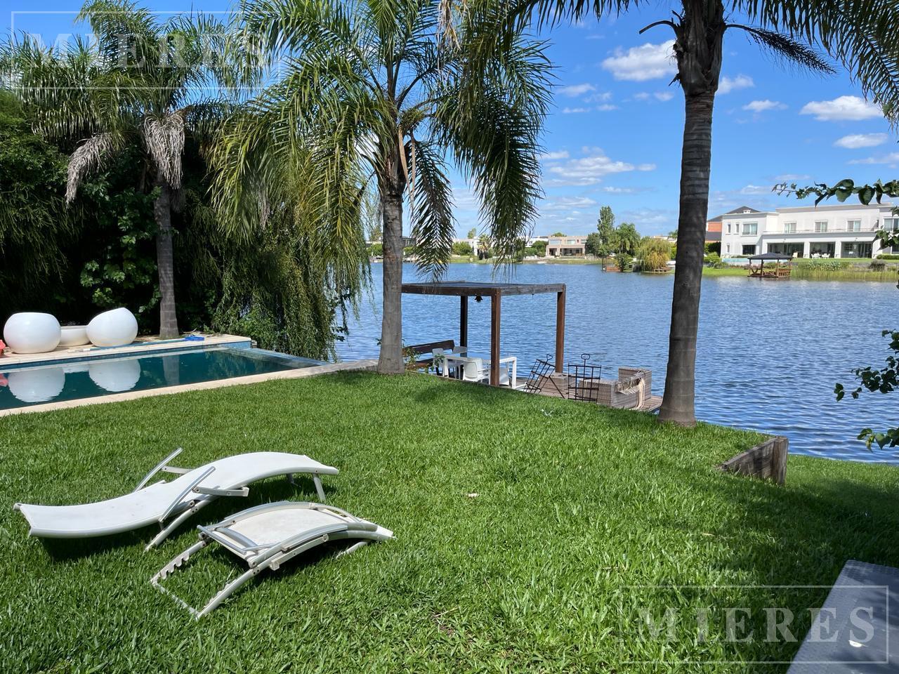 Foto de Casa en venta a la laguna en Los Alisos, Nordelta., imagen 3