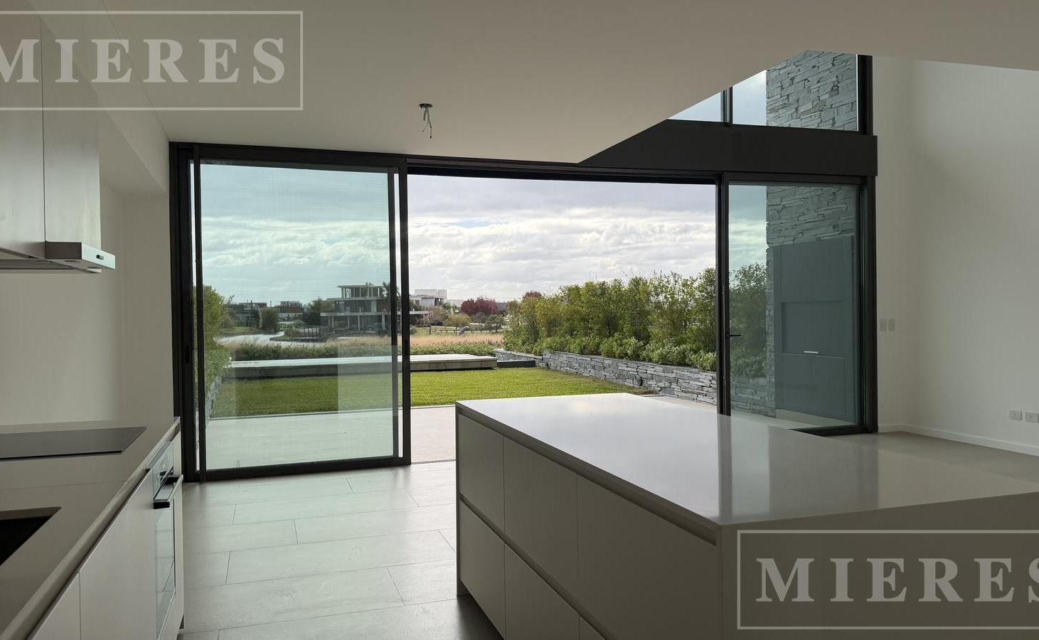 Foto de Departamento en venta en planta baja con jardín en Nordelta, imagen 2