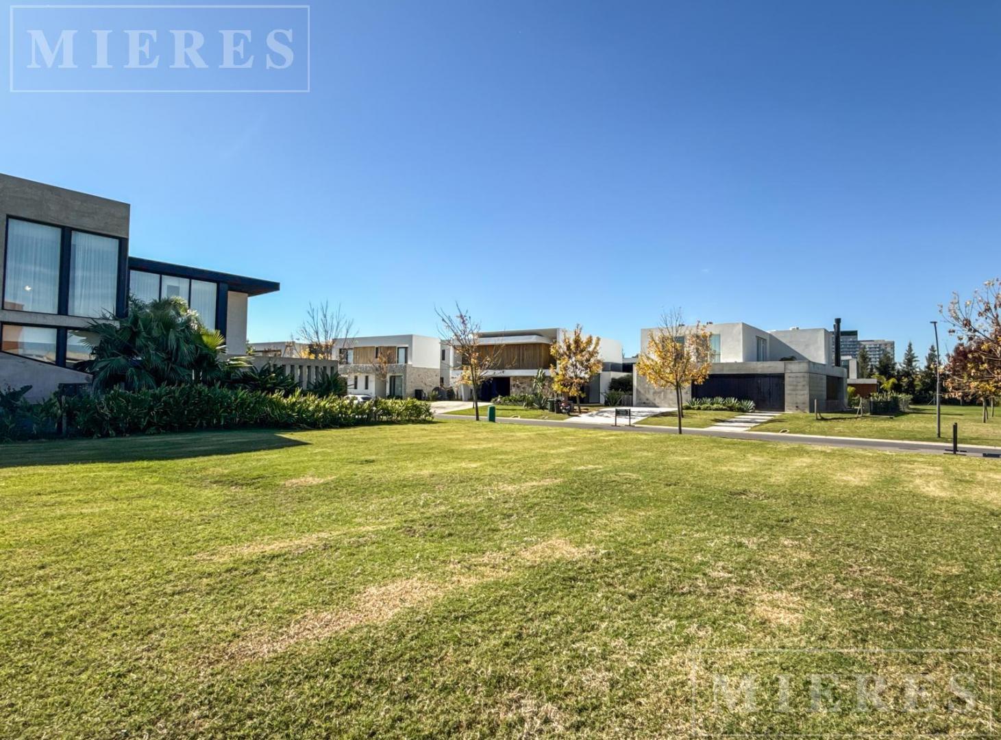 Foto de Lote en venta Al Lago en el Barrio Virazon de Nordelta., imagen 2