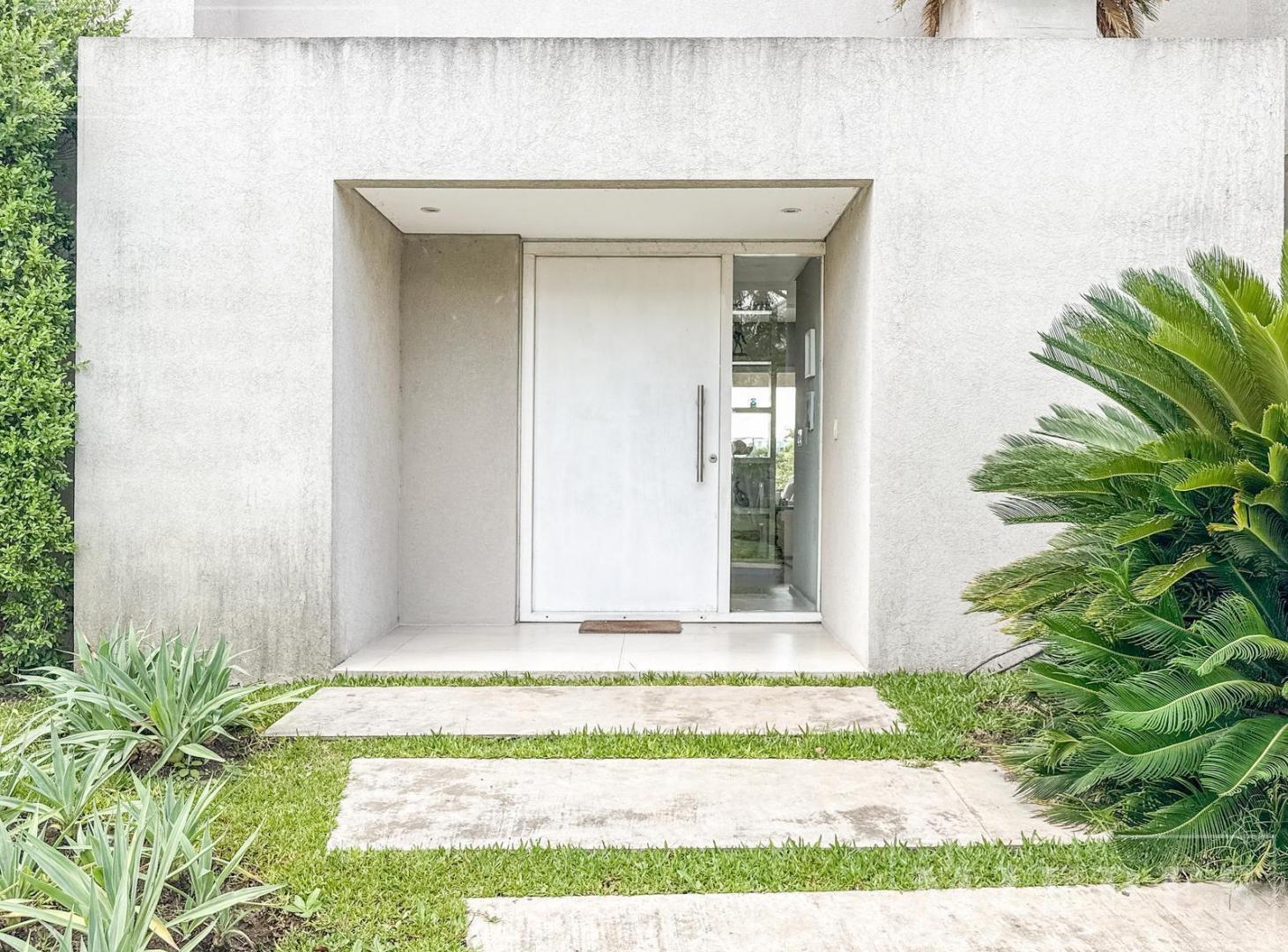Foto de Casa en venta a la laguna en el Barrio Los Alisos, Nordelta, imagen 4