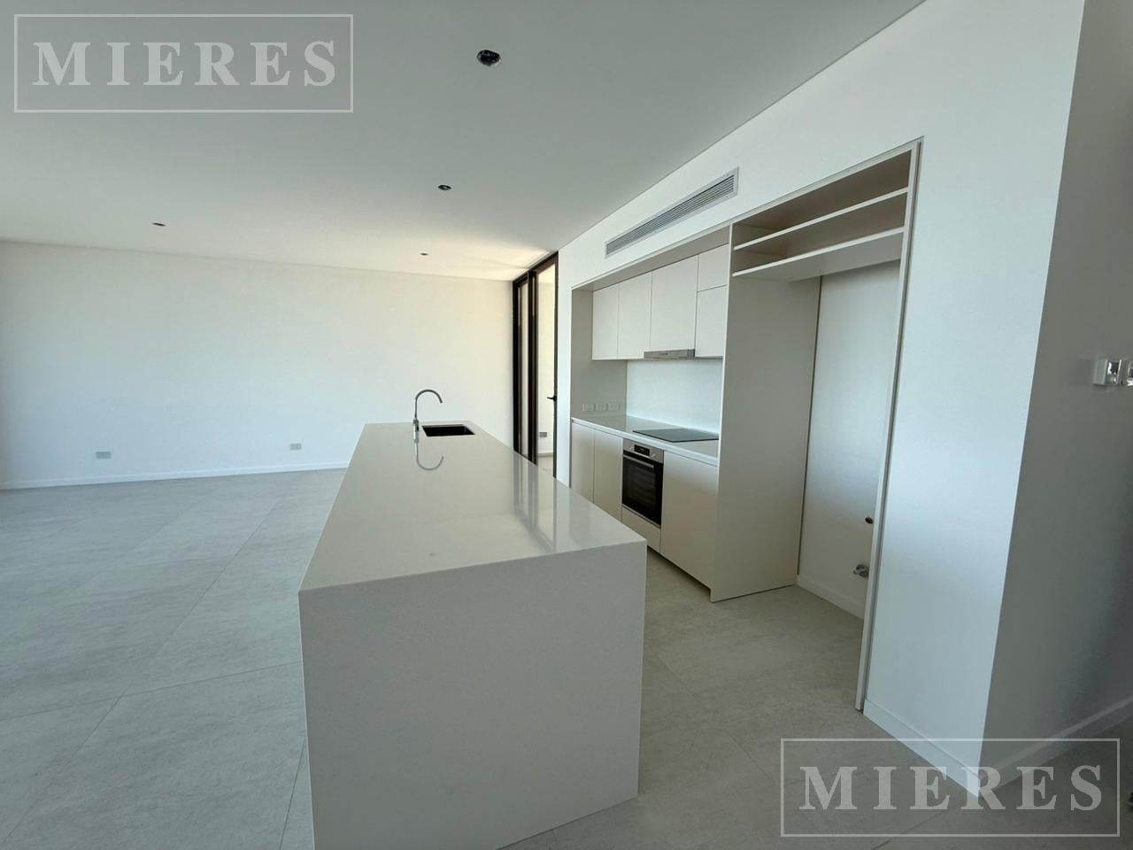 Foto de Departamento 4 ambientes en alquiler en Oceana Nordelta, imagen 1