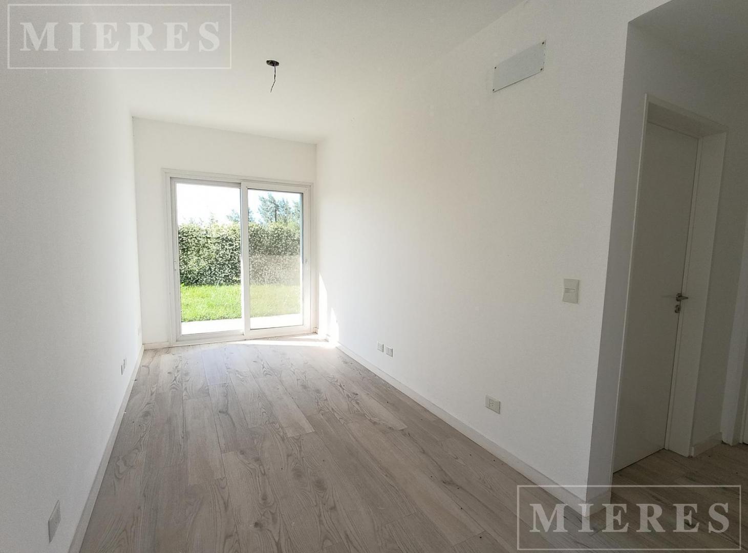 Foto de Departamento en venta de cuatro ambientes en Zug Caamaño, Pilar, imagen 5