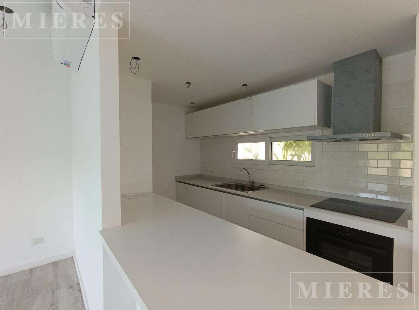 Foto de Departamento en venta de tres ambientes en ZUG Caamaño, imagen 5