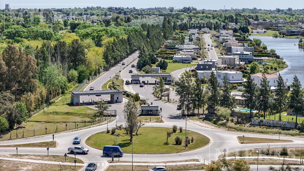 Foto de Lote a la laguna en venta Area 5 Barrio San Matias, imagen 2