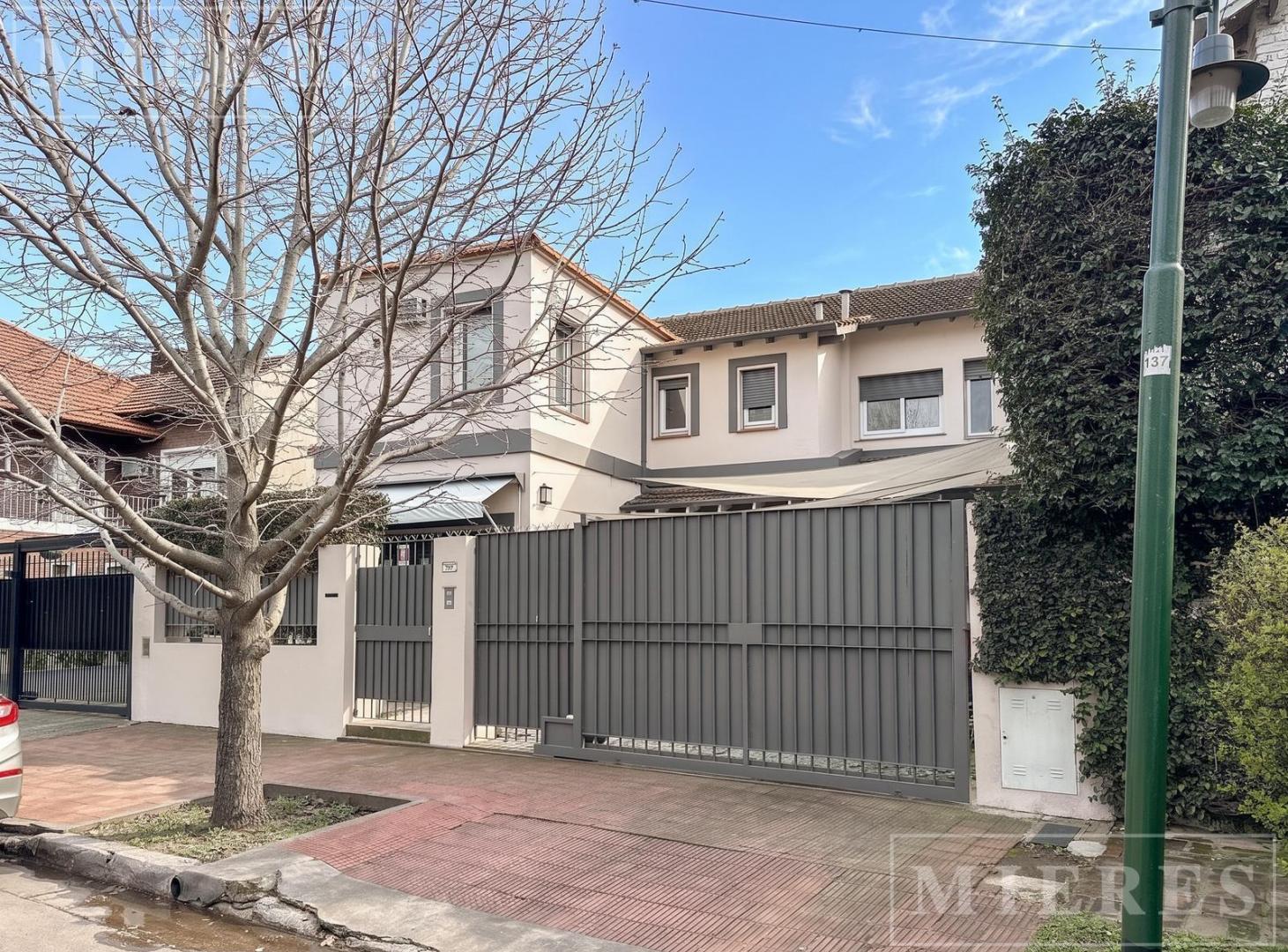 Foto de Ubicada en una excelente zona residencial de Acassuso, casa de muy, imagen 2