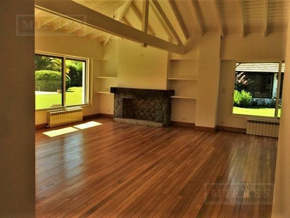 Foto de Impecable casa en venta reciclada a nuevo en cul de sac en Highland, imagen 5