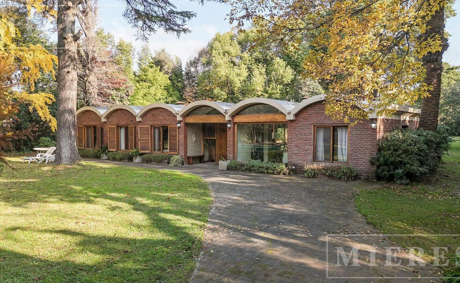 Foto de Casa en venta sobre terreno de 5380m² en Highland Park, imagen 1