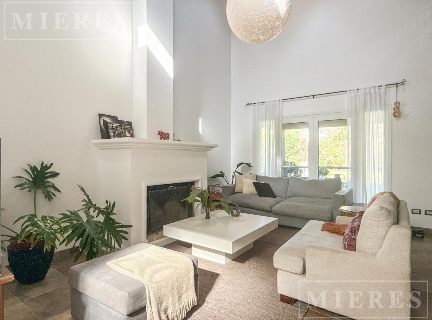 Foto de Muy linda casa en venta en Buen Retiro, imagen 3