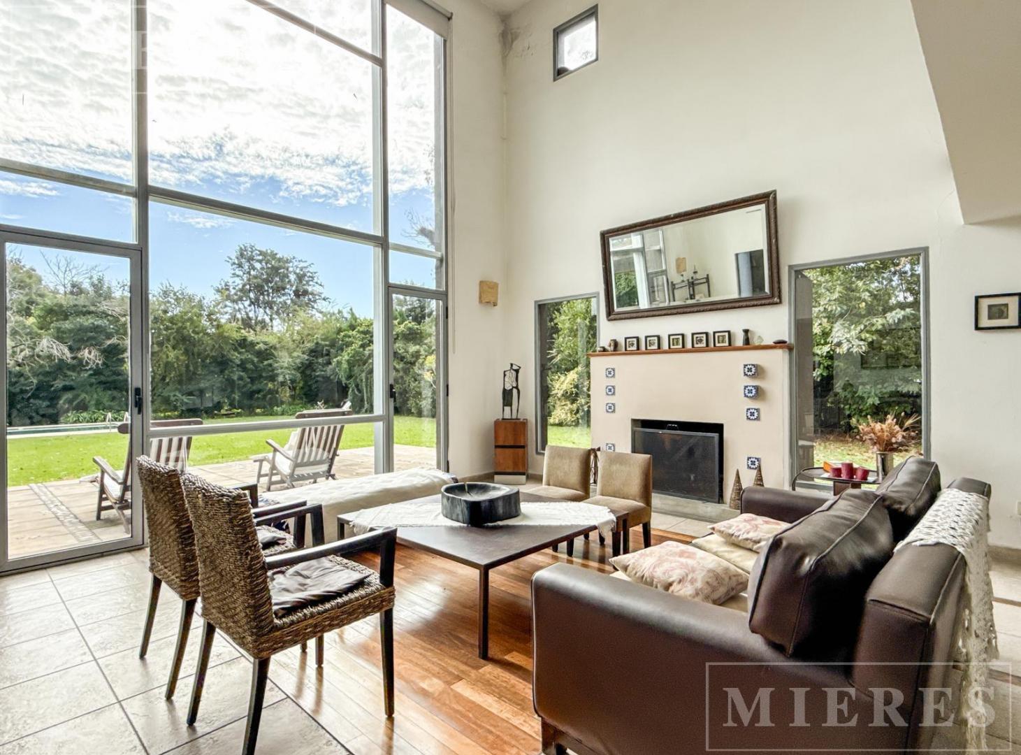 Foto de Excelente casa en venta en El Establo, imagen 2
