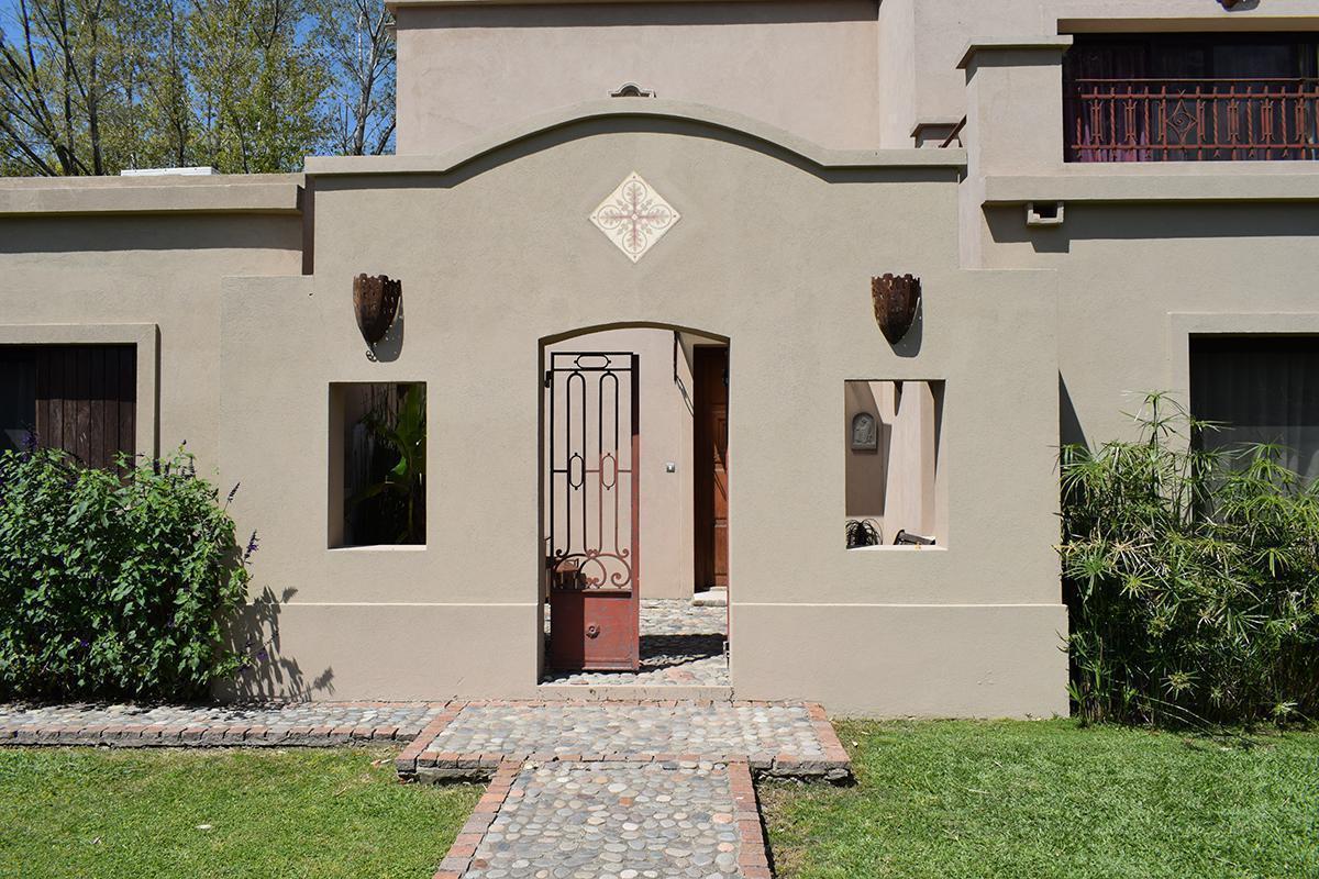 Foto de Casa en venta en Las Beatrices, imagen 2