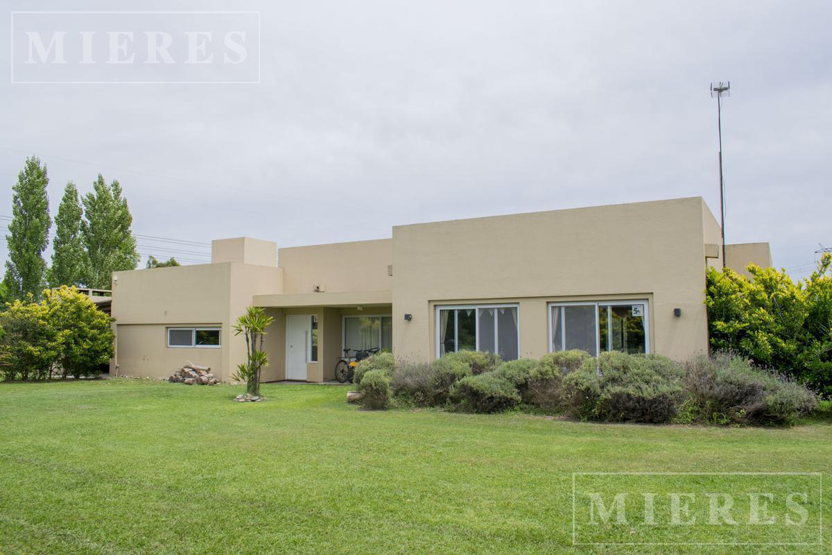 Foto de Lindisima casa en venta con vista al lago en Chacras de la Cruz, imagen 1