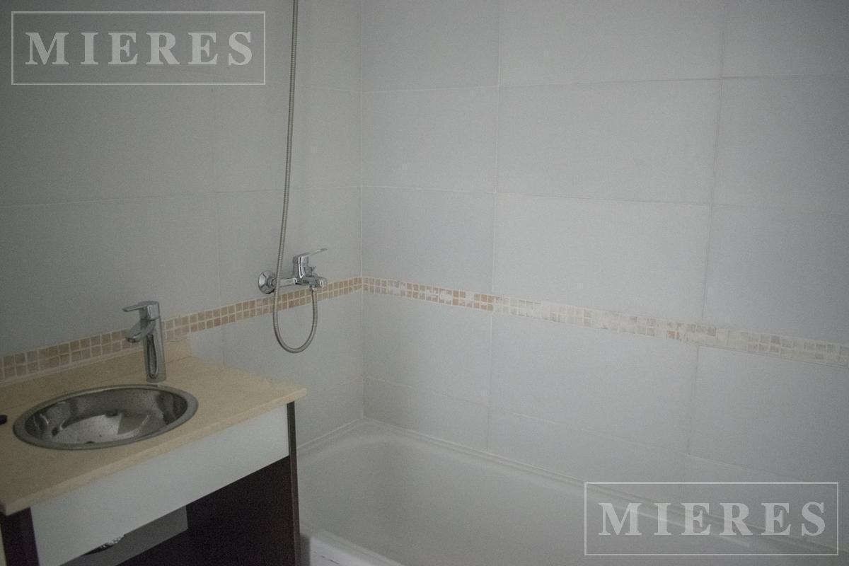 Foto de Departamento de dos ambientes en alquiler en El Reparo, imagen 4