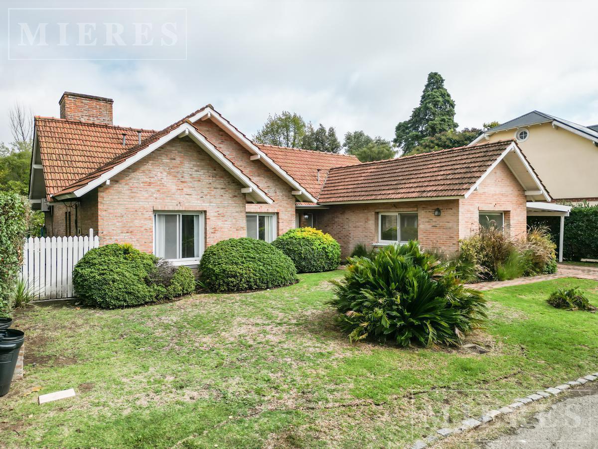 Foto de Muy linda casa en venta en Laureles, imagen 2