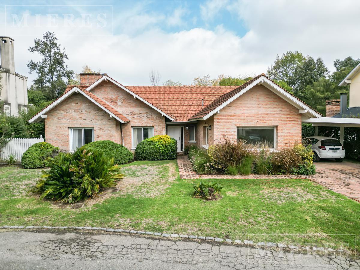Foto de Muy linda casa en venta en Laureles, imagen 1